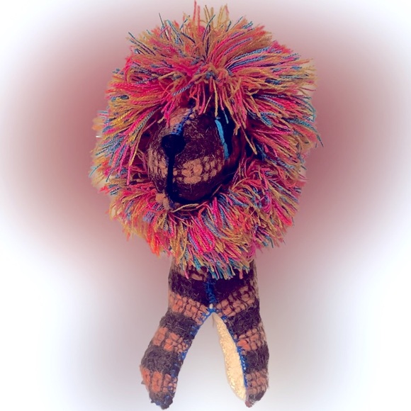 Lion figureπ¦ - Picture 1 of 6